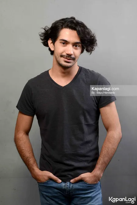 Foto Reza Rahadian
