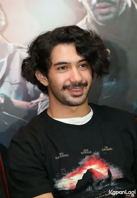 Foto Reza Rahadian