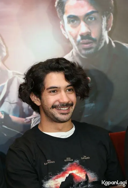 Foto Reza Rahadian