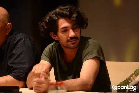 Foto Reza Rahadian