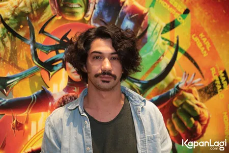 Foto Reza Rahadian