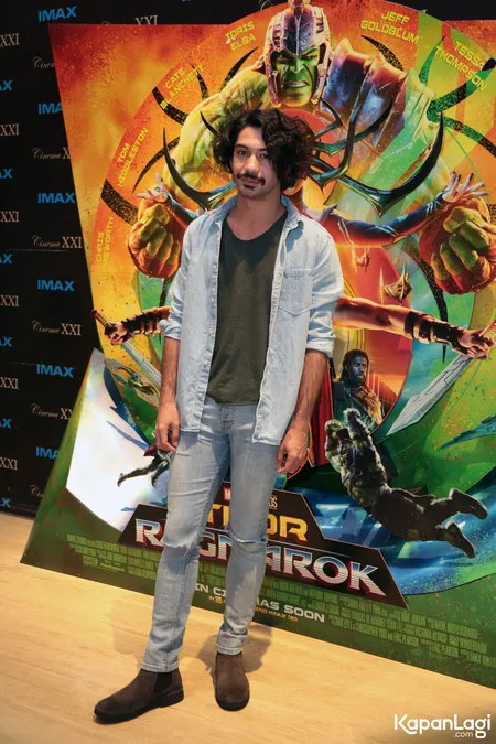 Foto Reza Rahadian
