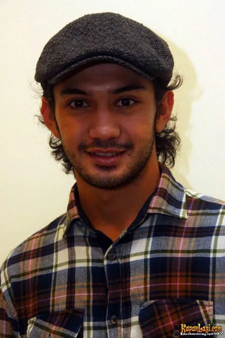 Foto Reza Rahadian