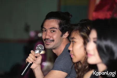 Foto Reza Rahadian