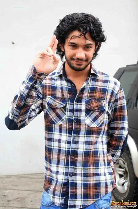 Foto Reza Rahadian