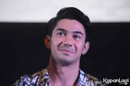Foto Reza Rahadian