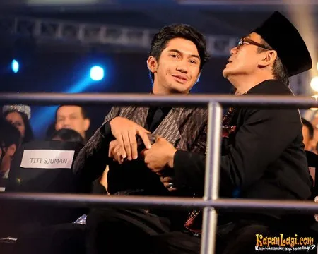Foto Reza Rahadian