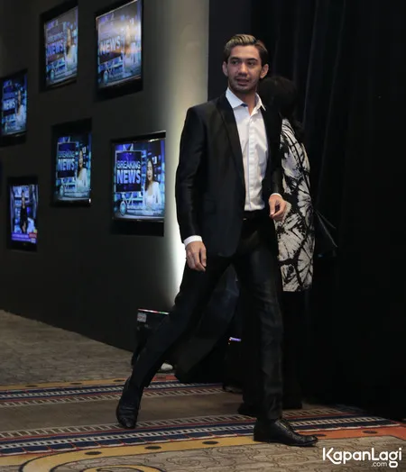 Foto Reza Rahadian