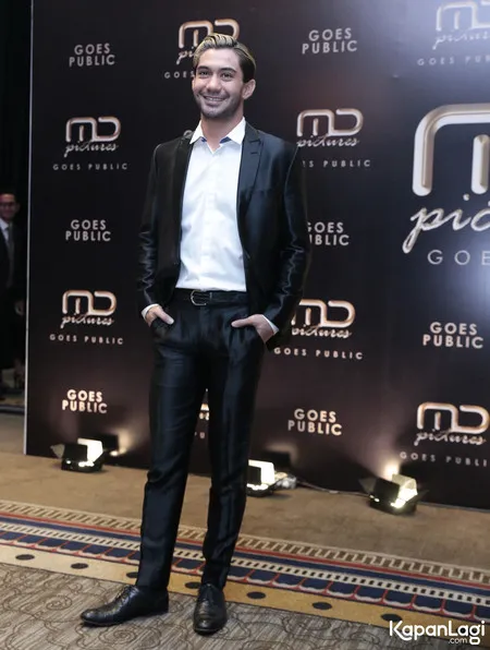 Foto Reza Rahadian