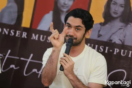 Foto Reza Rahadian