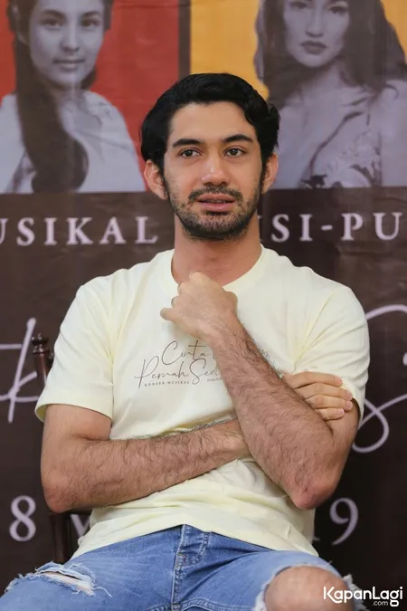 Foto Reza Rahadian