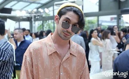 Foto Reza Rahadian