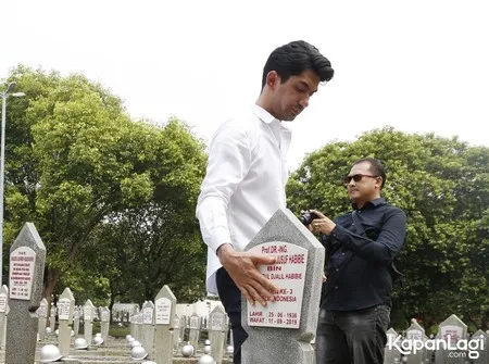 Foto Reza Rahadian