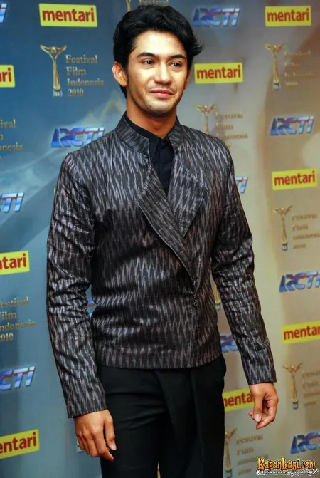 Foto Reza Rahadian