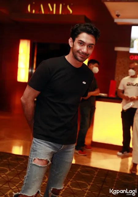 Foto Reza Rahadian