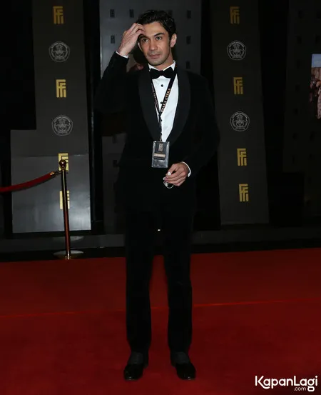 Foto Reza Rahadian