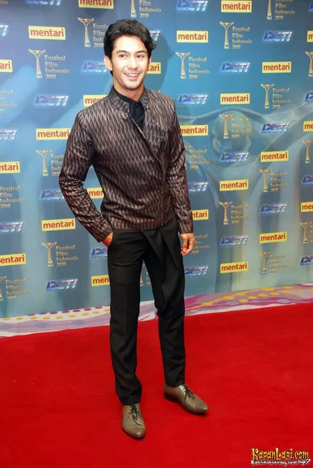 Foto Reza Rahadian