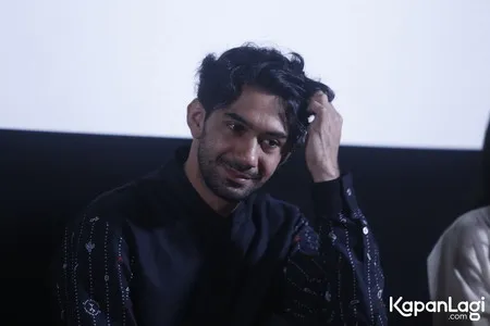 Foto Reza Rahadian