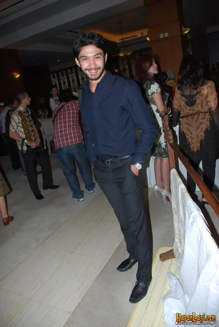 Foto Reza Rahadian