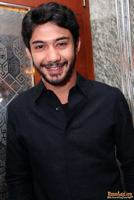 Foto Reza Rahadian