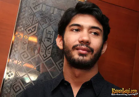 Foto Reza Rahadian