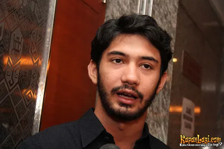 Foto Reza Rahadian