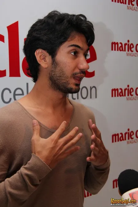 Foto Reza Rahadian