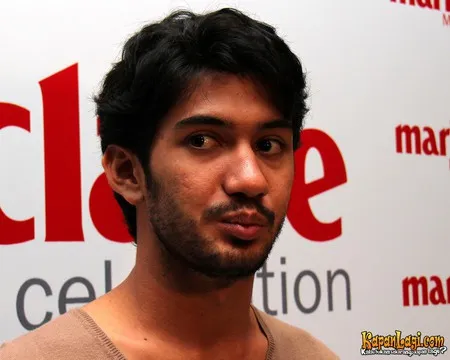 Foto Reza Rahadian
