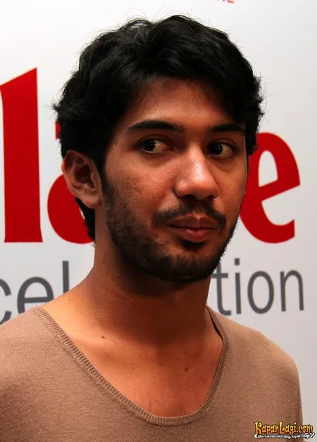 Foto Reza Rahadian