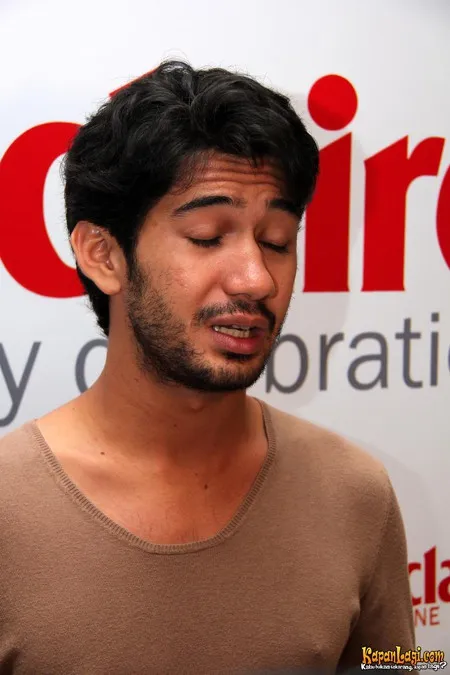 Foto Reza Rahadian