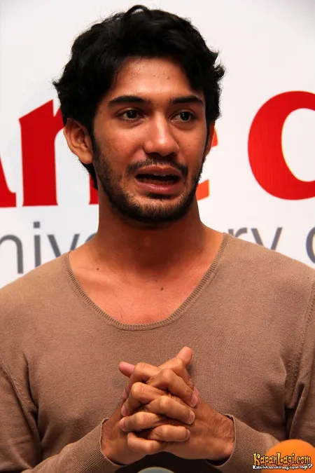 Foto Reza Rahadian