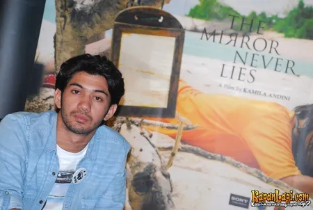 Foto Reza Rahadian