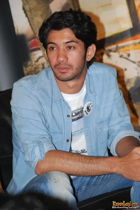 Foto Reza Rahadian