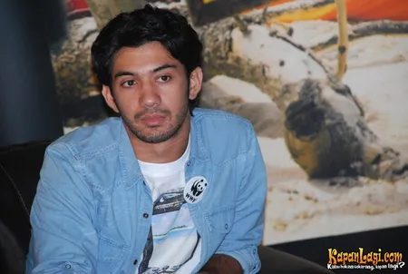 Foto Reza Rahadian