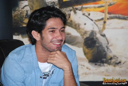 Foto Reza Rahadian