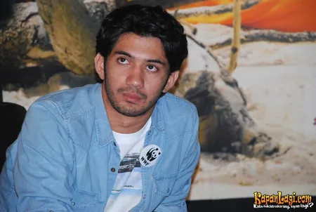 Foto Reza Rahadian