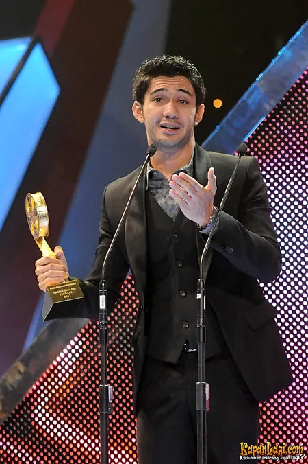 Foto Reza Rahadian