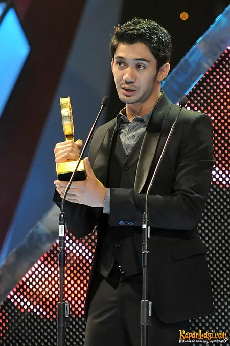Foto Reza Rahadian
