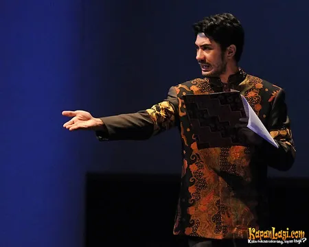 Foto Reza Rahadian