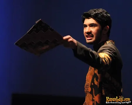 Foto Reza Rahadian