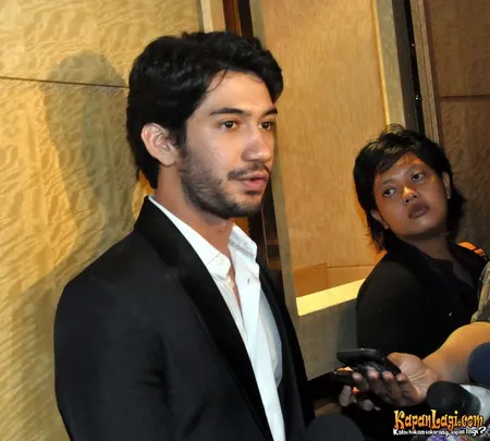 Foto Reza Rahadian