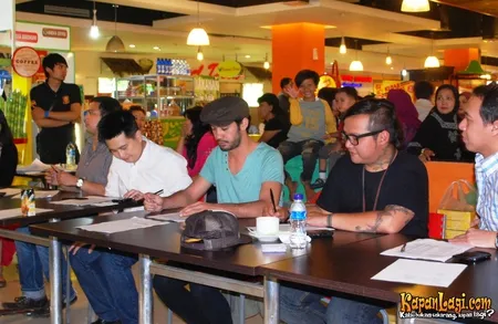 Foto Reza Rahadian