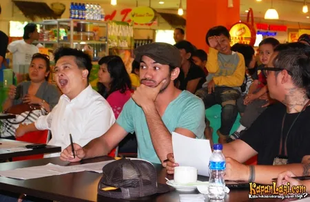 Foto Reza Rahadian
