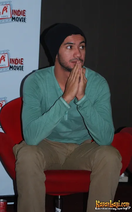 Foto Reza Rahadian