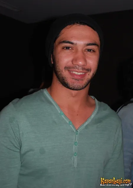 Foto Reza Rahadian
