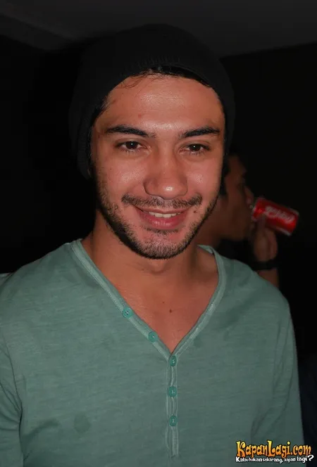 Foto Reza Rahadian
