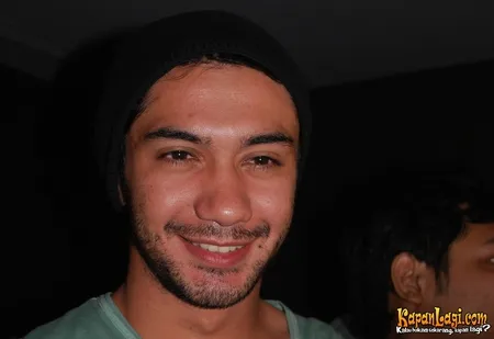 Foto Reza Rahadian
