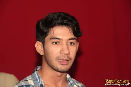 Foto Reza Rahadian