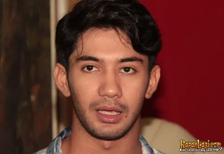 Foto Reza Rahadian