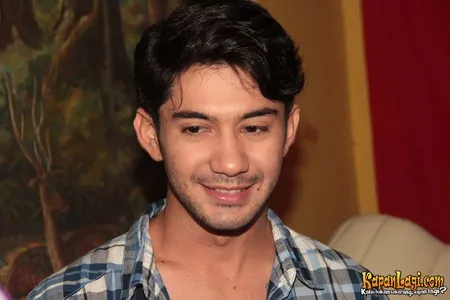 Foto Reza Rahadian